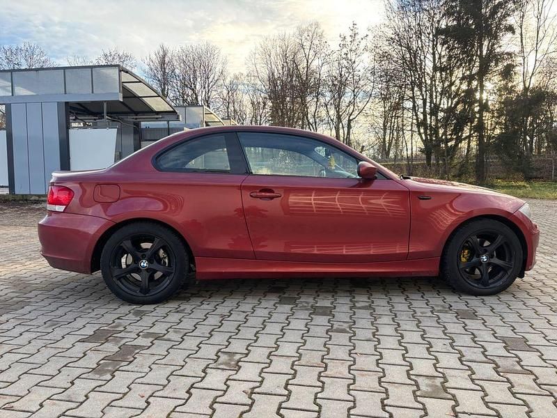 Gebraucht BMW 120 177 PS (130 kW) 2008 Rot Kleinwagen