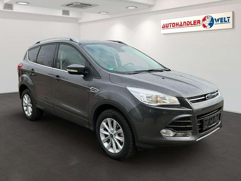 Gebraucht Ford Kuga Titanium 150 PS (110 kW) 2016 Grau SUV