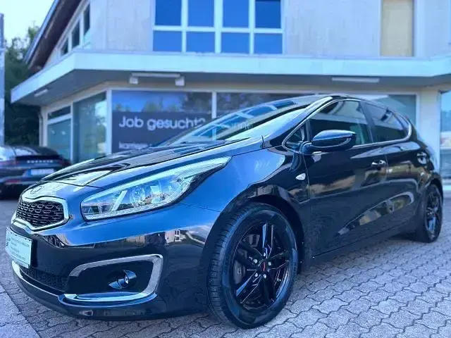 Używany Kia Ceed 135 KM (99 kW) 2015 Czarny Hatchback