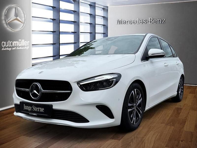 Weiß Gebraucht 2024 Mercedes B180 Progressive Van / Kleinbus | 31.570 € (Guter Preis) - Bild 1/4
