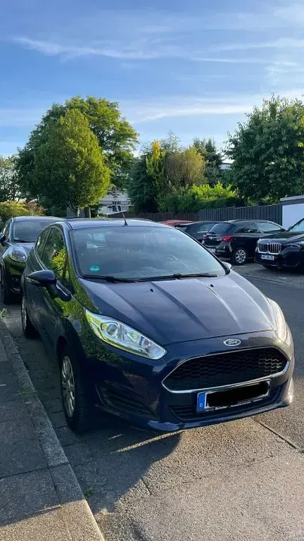 Gebraucht Ford Fiesta Trend 82 PS (60 kW) 2017 Blau Kleinwagen