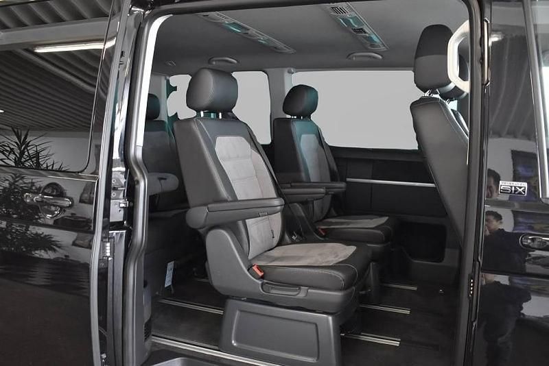 Gebraucht VW Multivan Generation Six 150 PS (110 kW) 2022 Schwarz Van / Kleinbus