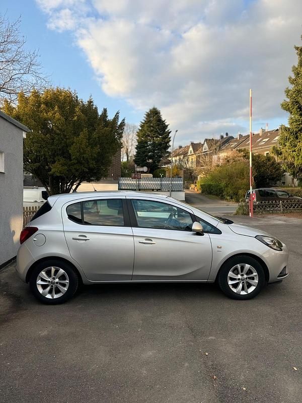 Gebraucht Opel Corsa drive 90 PS (66 kW) 2016 Silber Kleinwagen