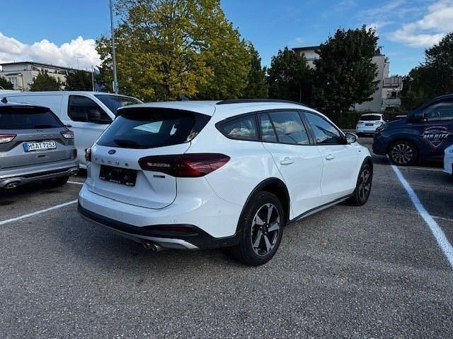 Gebraucht Ford Focus Active 125 PS (91 kW) 2023 Frostweiß Kombi