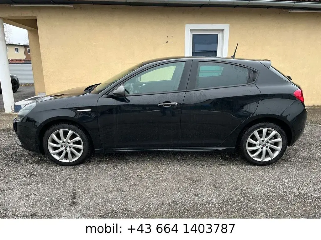 Gebraucht Alfa Romeo Giulietta Super 120 PS (88 kW) 2016 Schwarz Kleinwagen