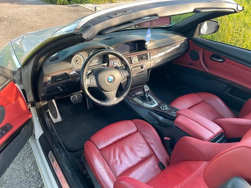 Gebraucht BMW 335 Cabriolet 306 PS (225 kW) 2012 Weiß Cabrio