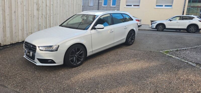 Weiß Gebraucht 2015 Audi A4 Ambiente Kombi | 11.500 € (Fairer Preis) - Bild 1/4