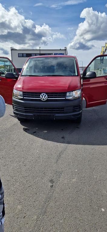 Second-hand VW Transporter 102 CP (75 kW) 2019 Roșu Van