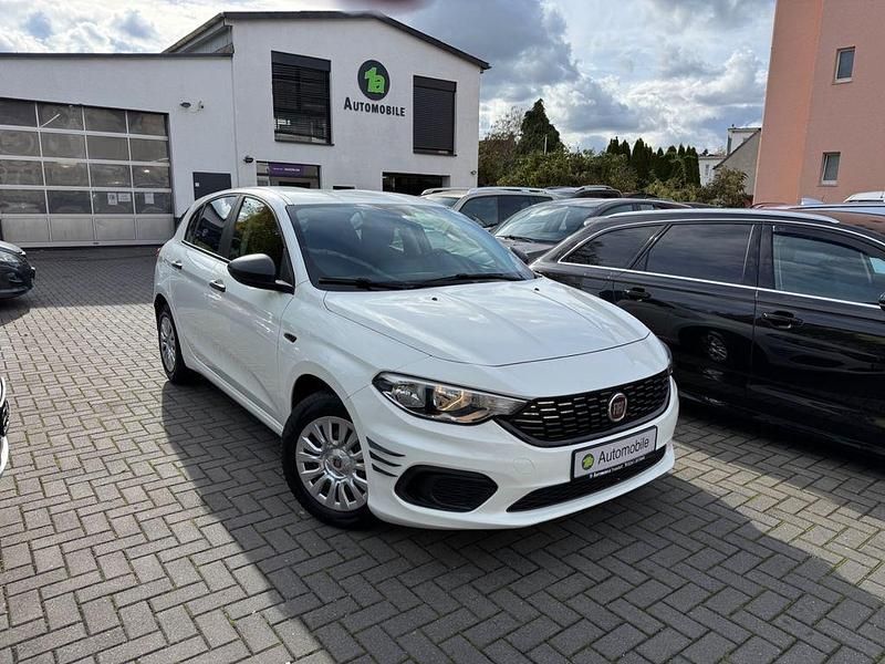 Weiß Gebraucht 2017 Fiat Tipo Pop Limousine | 7.499 € (Superpreis) - Bild 1/4