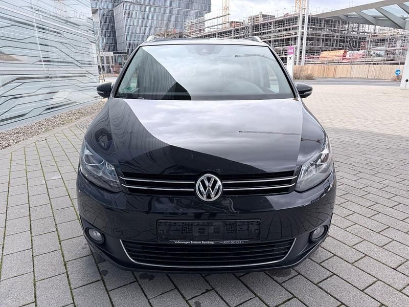 Gebraucht VW Touran Cup 140 PS (102 kW) 2014 Schwarz Van / Kleinbus