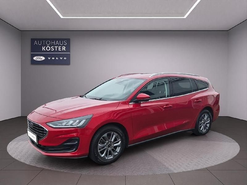 Gebraucht Ford Focus Titanium 125 PS (91 kW) 2022 Rot Kombi