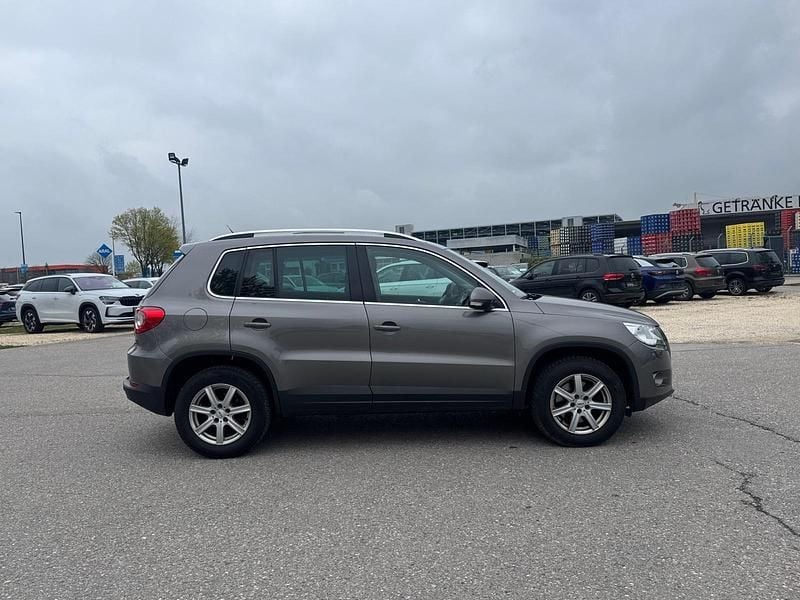 Używany VW Tiguan 140 KM (102 kW) 2010 Szary SUV