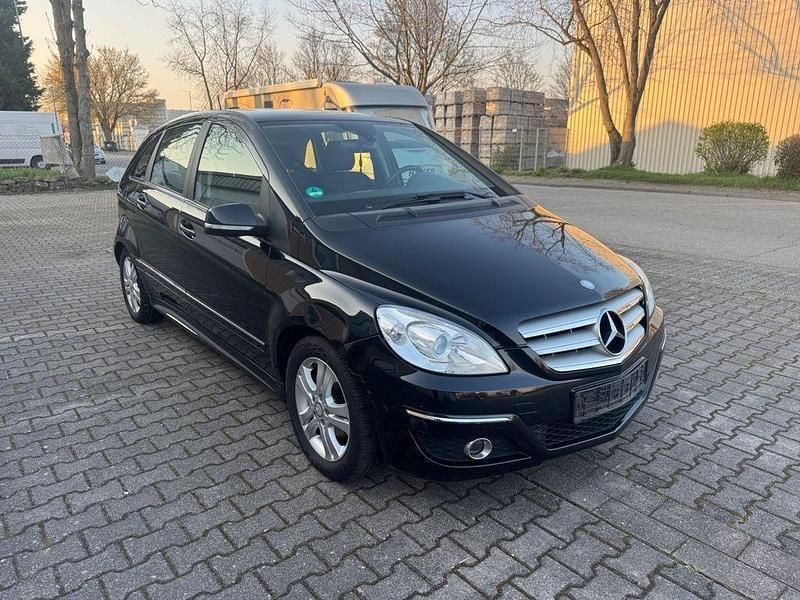 Gebraucht Mercedes B180 109 PS (80 kW) 2010 Schwarz Van / Kleinbus