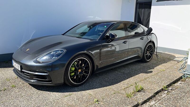 Schwarz Gebraucht 2018 Porsche Panamera 4 Limousine | 53.399 € (Fairer Preis) - Bild 1/4
