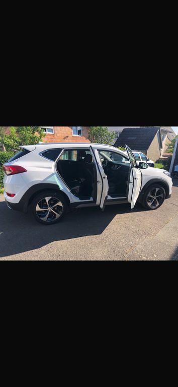 Gebraucht Hyundai Tucson 177 PS (130 kW) 2017 Weiß SUV