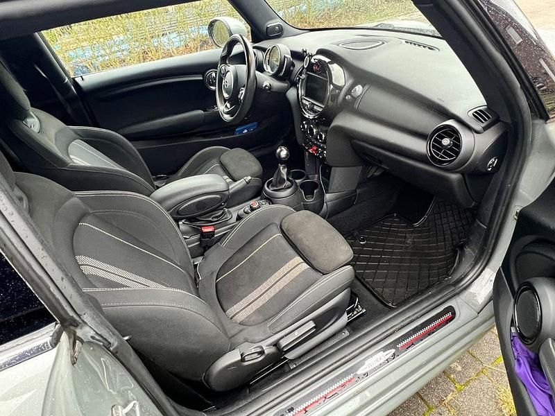 Gebraucht Mini John Cooper Works 102 PS (75 kW) 2019 Grau Kleinwagen