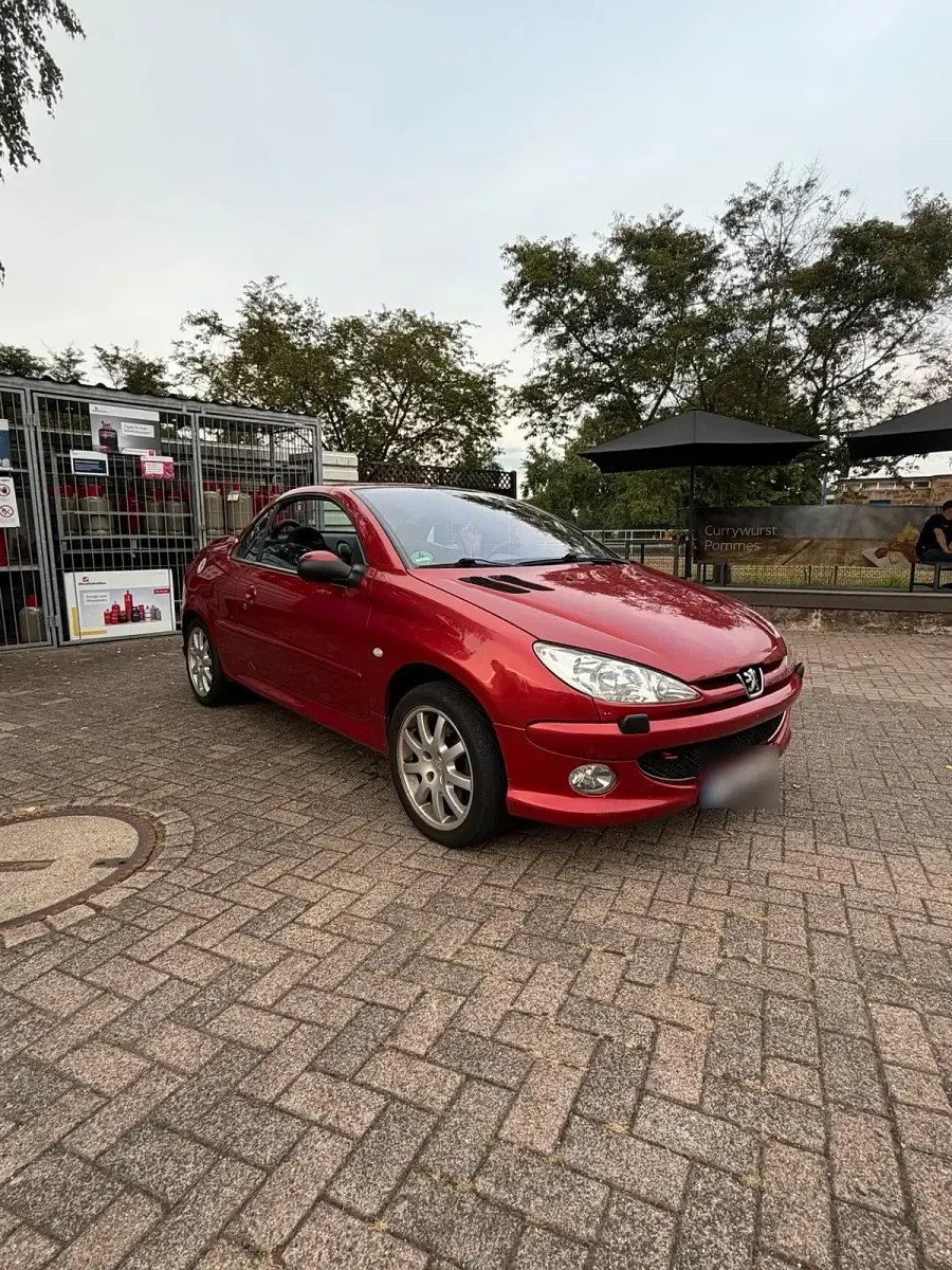 Gebraucht Peugeot 206 CC 109 PS (80 kW) 2004 Rot Cabrio