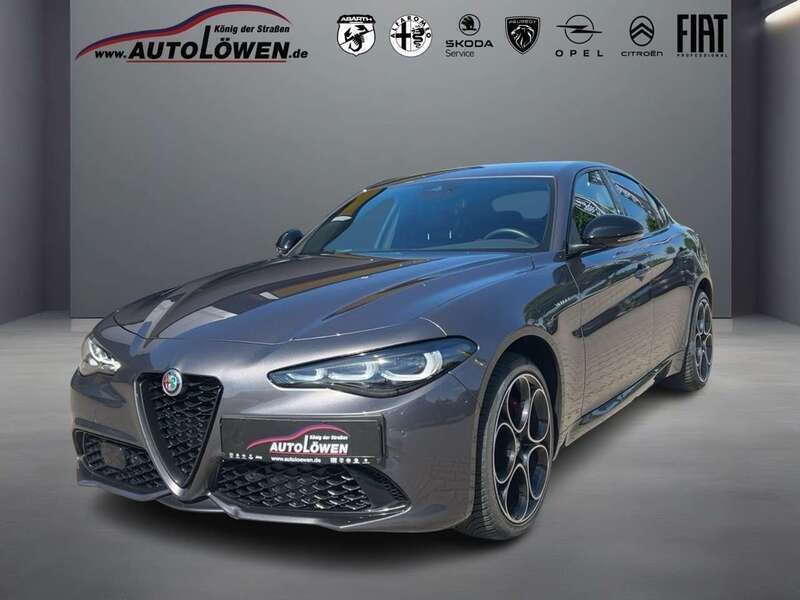 Grigio vesuvio, metallic (grau Gebraucht 2024 Alfa Romeo Giulia Veloce Limousine | 34.850 € (Guter Preis) - Bild 1/4