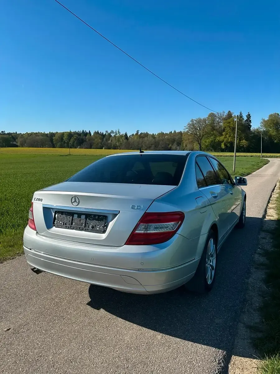 Gebraucht Mercedes C200 163 PS (119 kW) 2010 Silber Limousine