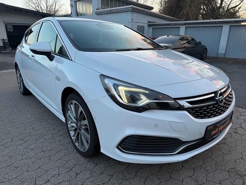 Gebraucht Opel Astra Dynamic 125 PS (91 kW) 2019 Weiß Limousine