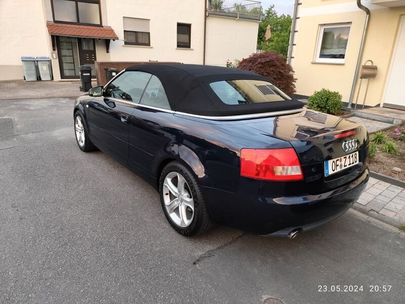 Blau Gebraucht 2002 Audi A4 Cabriolet Cabrio | 6.450 € - Bild 1/4