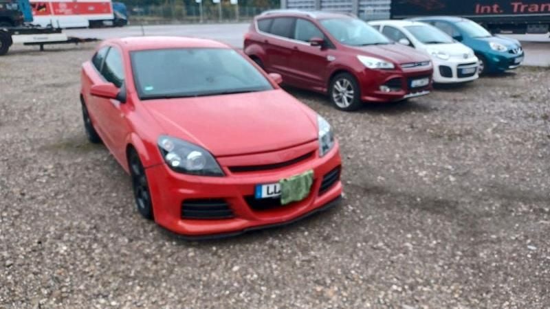 Rot Gebraucht 2005 Opel Astra Coupé | 2.350 € (Guter Preis) - Bild 1/4