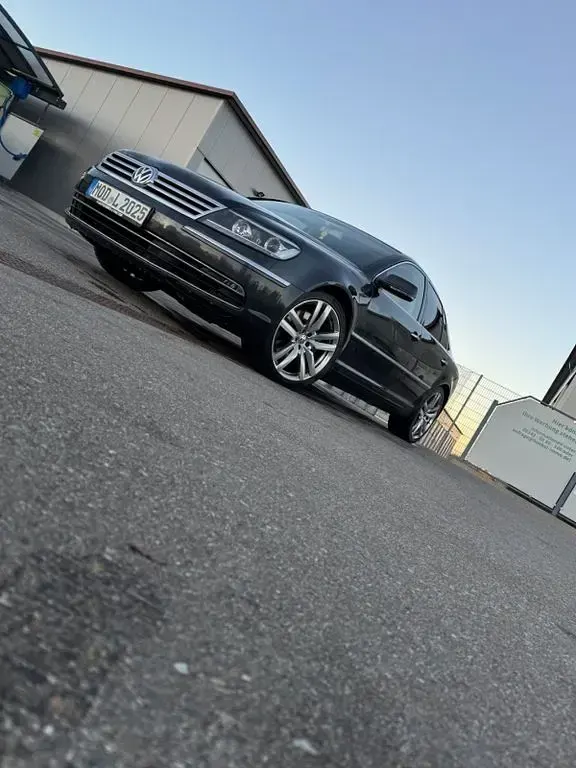 Gebraucht VW Phaeton 245 PS (180 kW) 2014 Grau Limousine