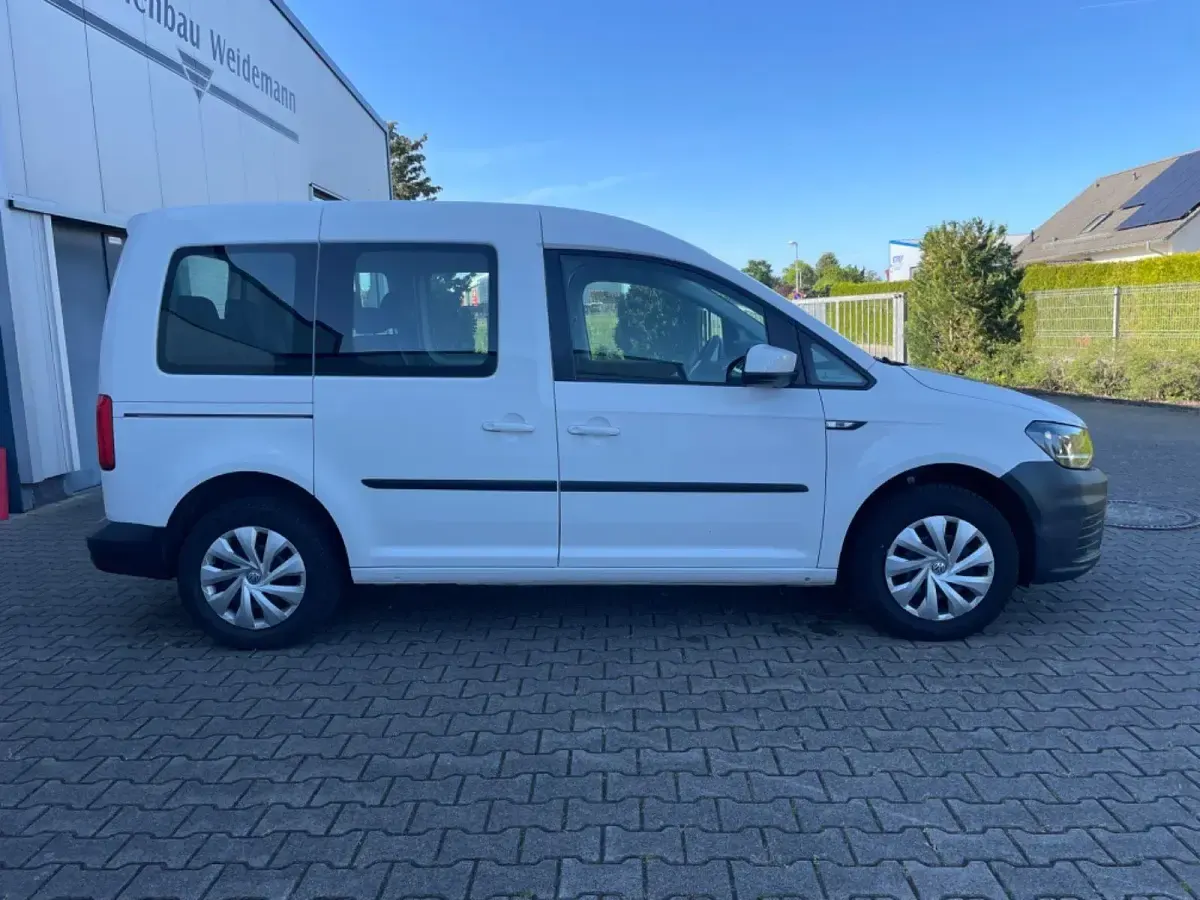 Gebraucht VW Caddy Trendline 102 PS (75 kW) 2017 Weiß Van / Kleinbus