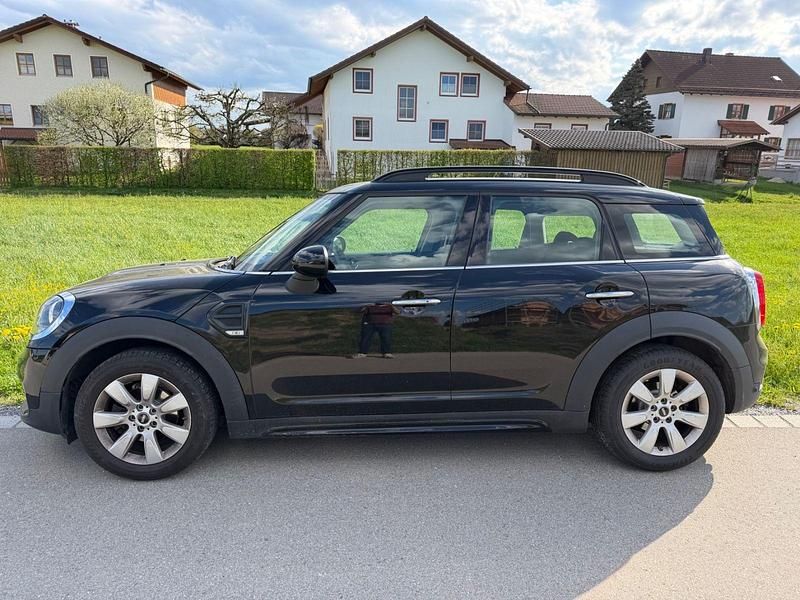 Second-hand Mini ONE 102 CP (75 kW) 2018 Negru Hatchback
