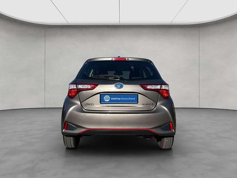 Gebraucht Toyota Yaris Edition 75 PS (55 kW) 2017 Braun Limousine