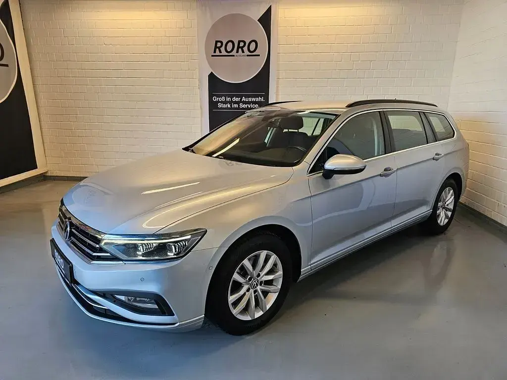 Gebraucht VW Passat Business 150 PS (110 kW) 2022 Gelb Kombi