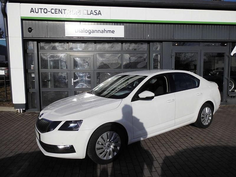 Gebraucht Skoda Octavia Ambition 150 PS (110 kW) 2019 Weiß Limousine