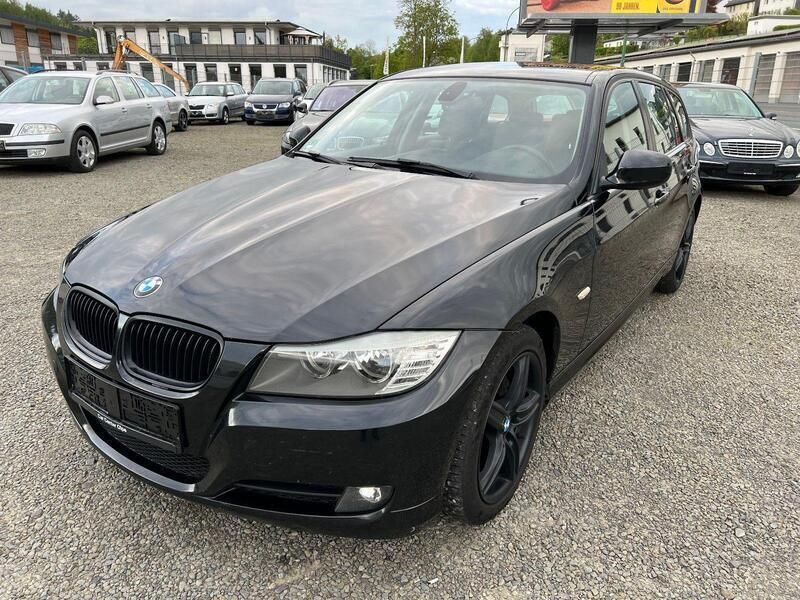 Schwarz Gebraucht 2012 BMW 320 Comfort Edition Kombi | 7.999 € (Guter Preis) - Bild 1/4
