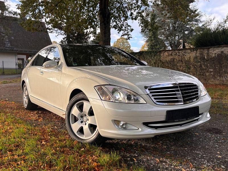 Weiß Gebraucht 2009 Mercedes S500L Limousine | 29.999 € - Bild 1/4