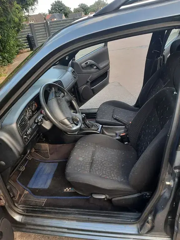 Gebraucht VW Passat Family 90 PS (66 kW) 1994 Grau Kombi