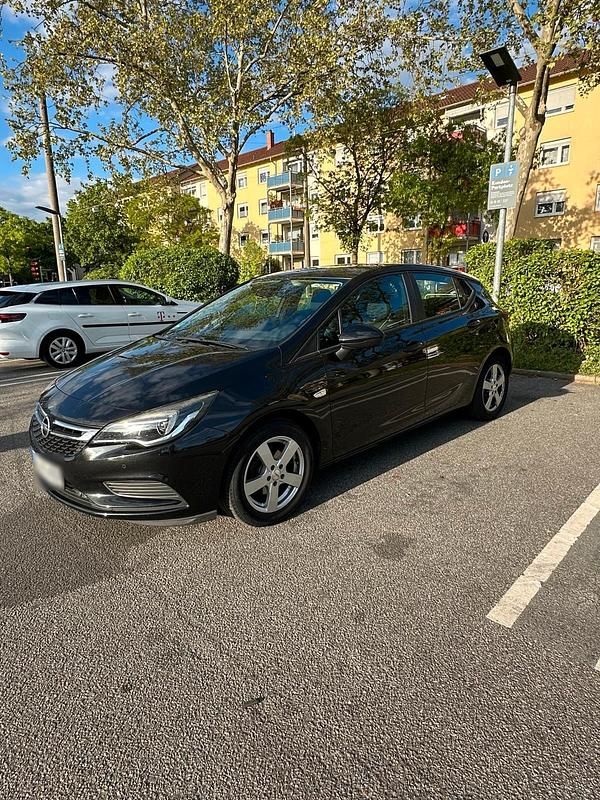 Gebraucht Opel Astra 2016 Schwarz Kleinwagen
