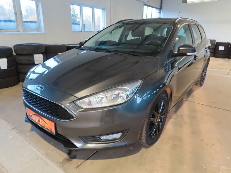 Grau Gebraucht 2016 Ford Focus Trend Kombi | 9.990 € (Fairer Preis) - Bild 1/4