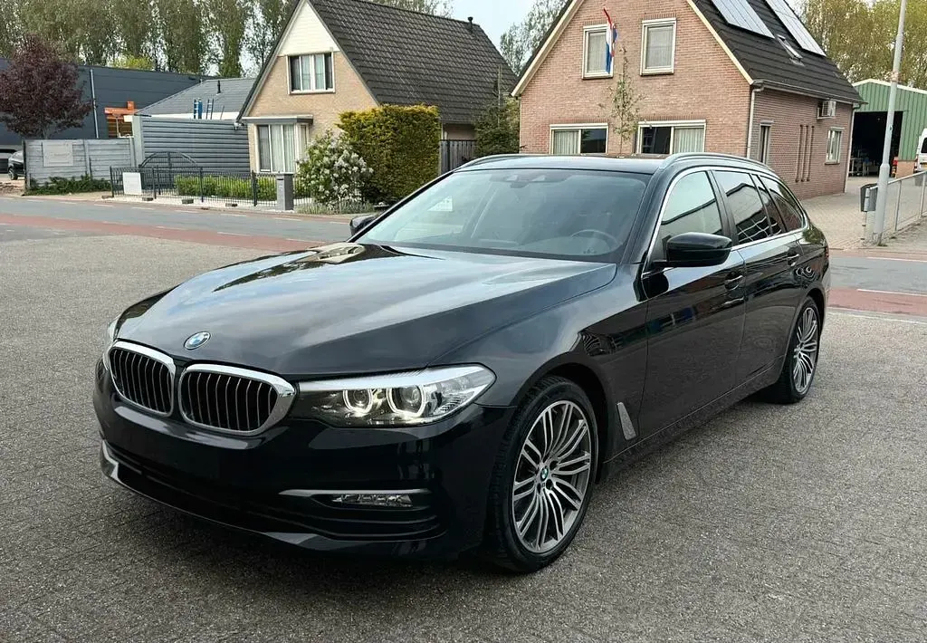 Second-hand BMW 520 Performance 190 CP (139 kW) 2017 Negru Berlinǎ