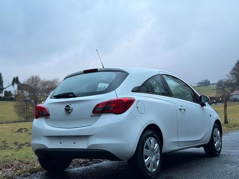 Gebraucht Opel Corsa 90 PS (66 kW) 2017 Weiß Kleinwagen