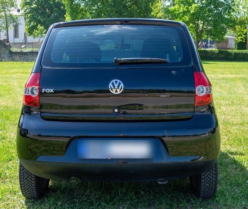 Gebraucht VW Fox 54 PS (39 kW) 2007 Schwarz Kleinwagen