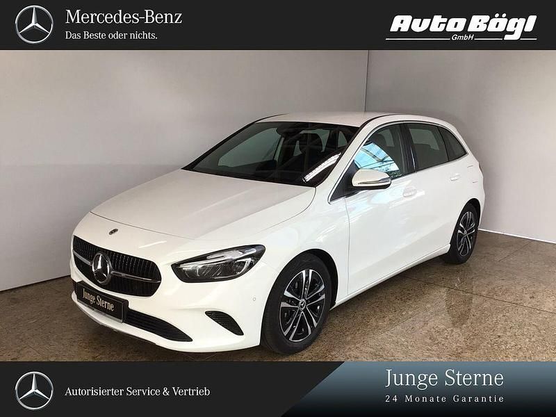 Unilack polarweiß Gebraucht 2024 Mercedes B200 Advanced Van / Kleinbus | 30.900 € (Superpreis) - Bild 1/4