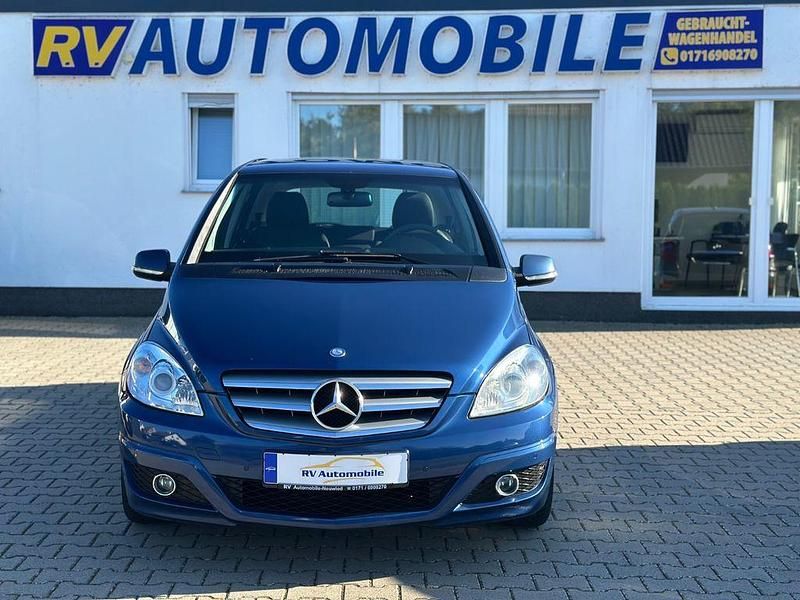 Blau Gebraucht 2010 Mercedes B160 Van / Kleinbus | 4.590 € (Fairer Preis) - Bild 1/4