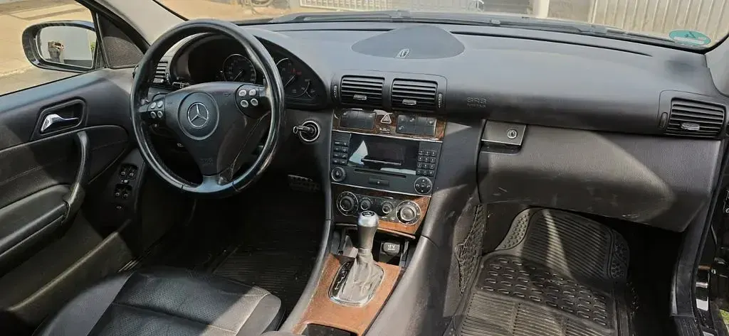 Gebraucht Mercedes C180 143 PS (105 kW) 2004 Schwarz Limousine