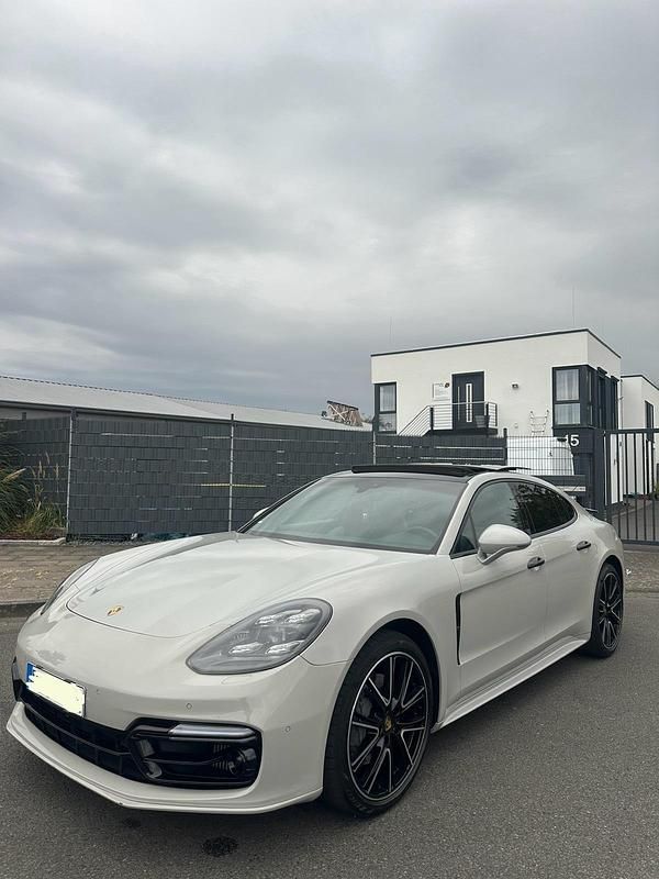 Grau Gebraucht 2017 Porsche Panamera 4S Limousine | 63.500 € (Teuer) - Bild 1/4