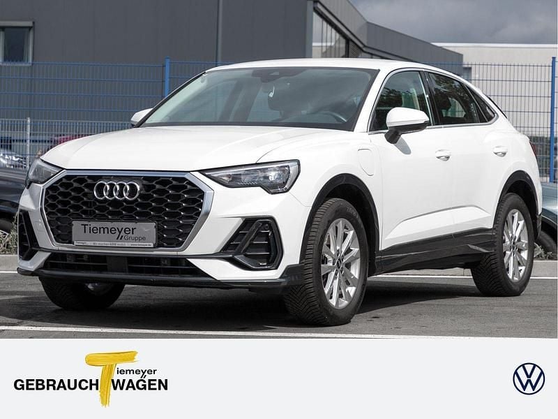 Weiß Gebraucht 2022 Audi Q3 Sportback Design SUV | 30.680 € (Superpreis) - Bild 1/4