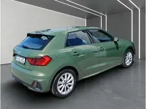 Gebraucht Audi A1 116 PS (85 kW) 2026 Grün (distriktgrün metallic) SUV