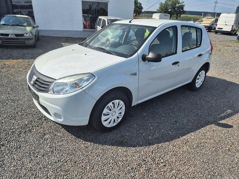 Weiß Gebraucht 2009 Dacia Sandero Basis Kleinwagen | 699 € (Superpreis) - Bild 1/4