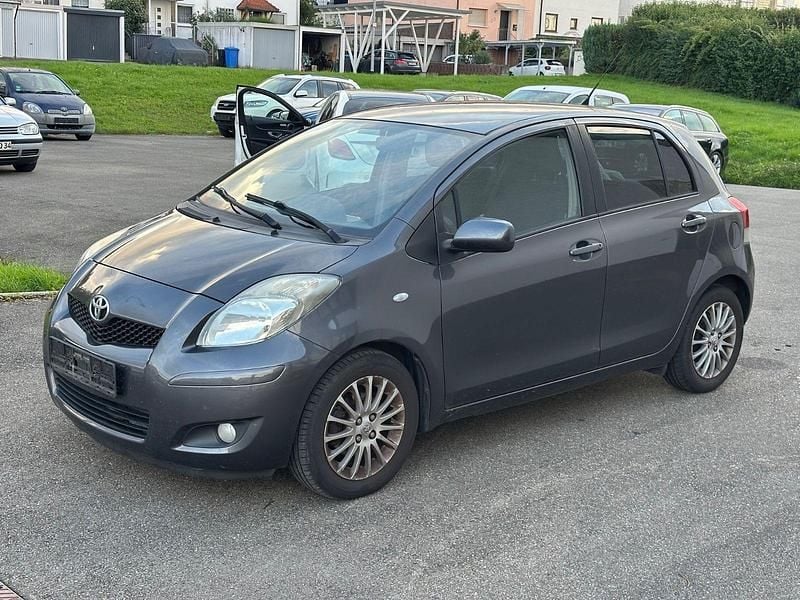 Grau Gebraucht 2009 Toyota Yaris Sol Kleinwagen | 2.650 € (Guter Preis) - Bild 1/4