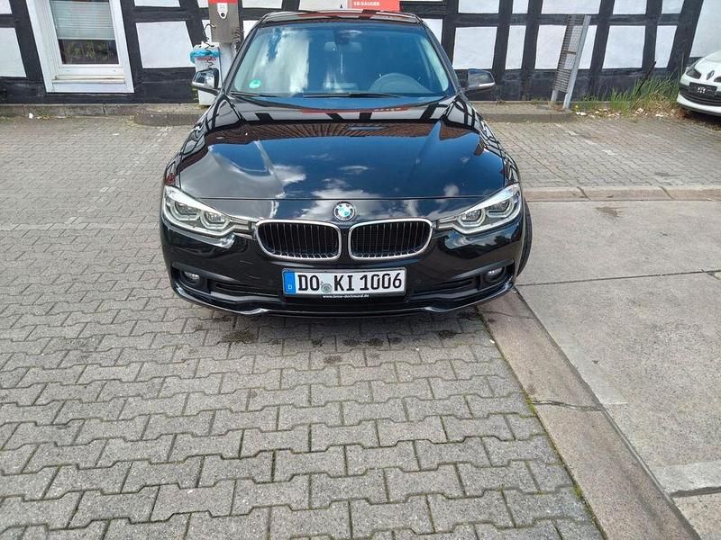 Gebraucht BMW 318 Advantage 150 PS (110 kW) 2016 Schwarz Kombi
