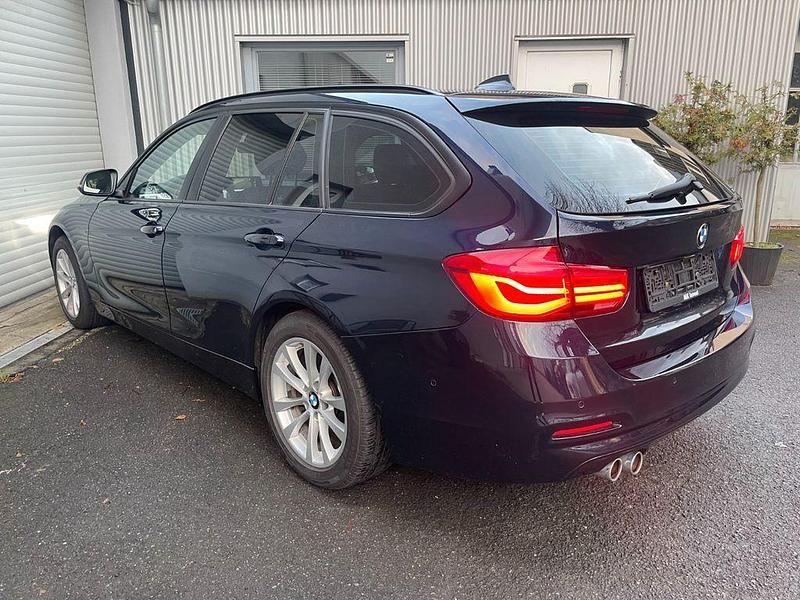 Gebraucht BMW 330 Advantage 258 PS (189 kW) 2015 Blau Kombi